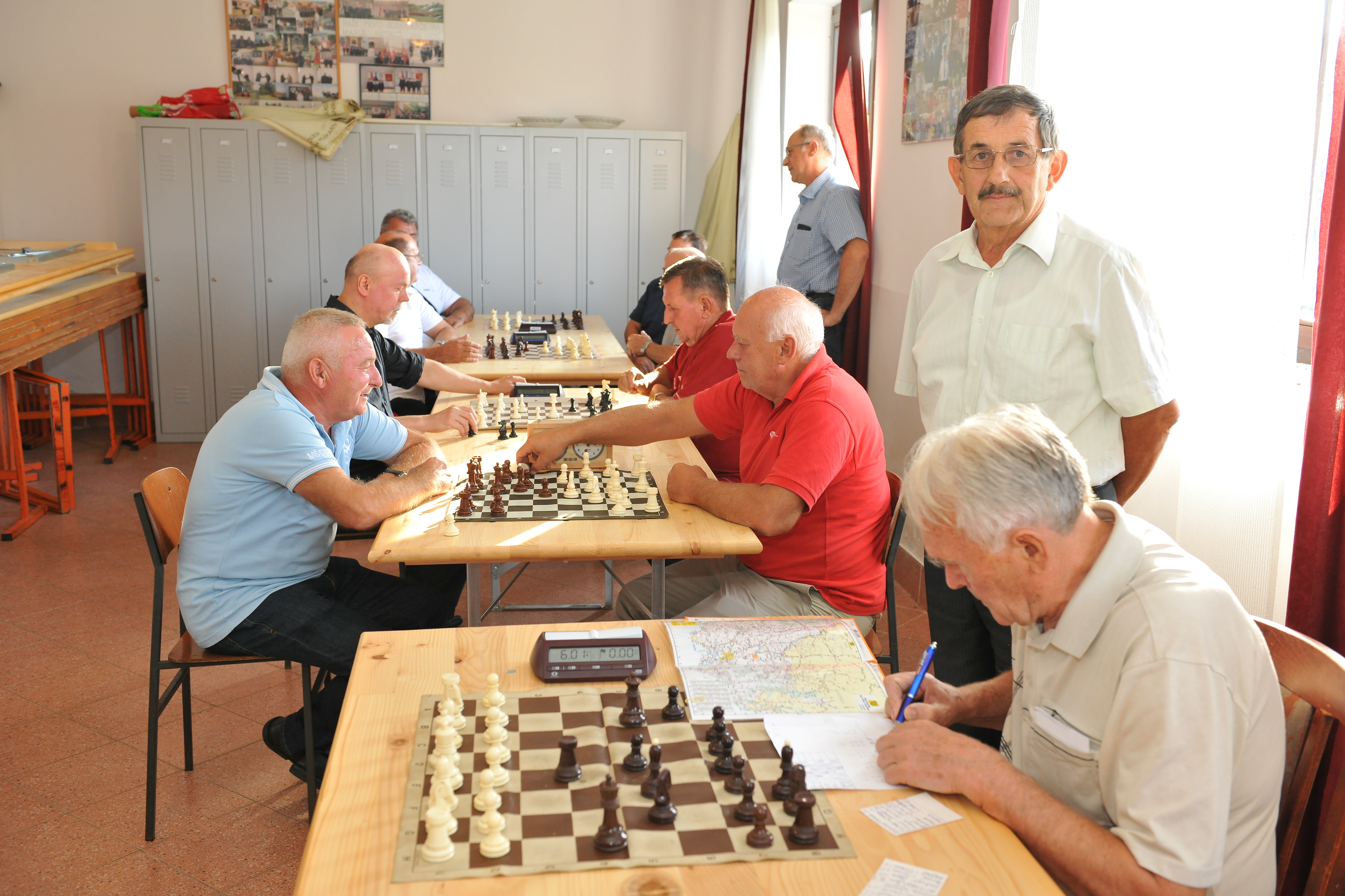 Senior's playing chess.